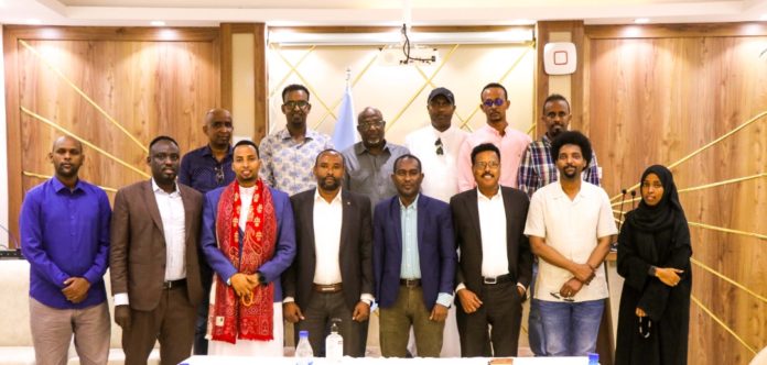 Journalists meet Speaker of Parliament's Lower House, Sheikh Adan Mohamed Nur (Madobe) on Friday 13 May, 2022. | PHOTO/SJS.