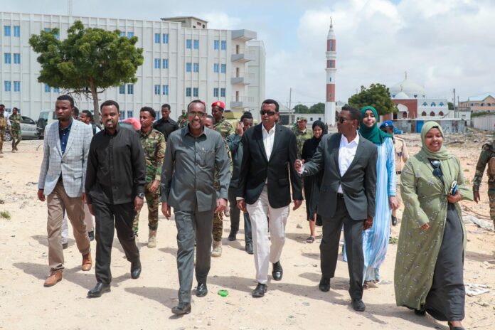 Ra’iisul Wasaaraha XFS Mudane Maxamed Xuseen Rooble ayaa maanta kormeeray dhismaha xarunta Xukumadda iyo xafiiska Ra’iisul Wasaaraha oo heer gabogebo ah maraya.